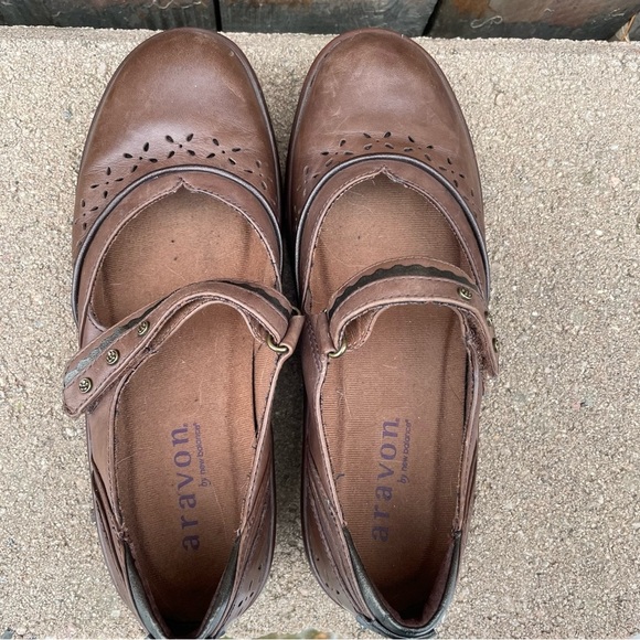 ARAVON Women’s Dolly Mary Jane Flat Brown Leather Size 8 - Picture 4 of 15